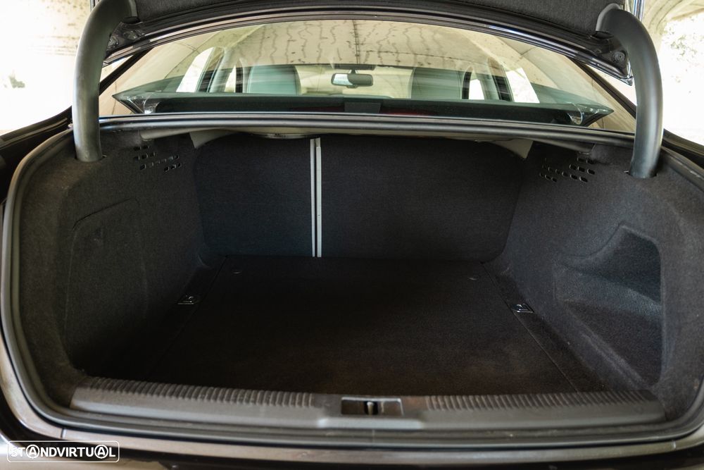 Audi A4 2.0 TDI multitronic Business Line Sport - 39