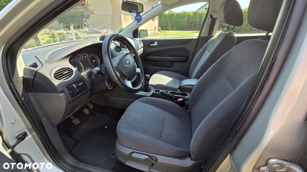 Ford Focus 1.8 TDCi Ambiente - 19