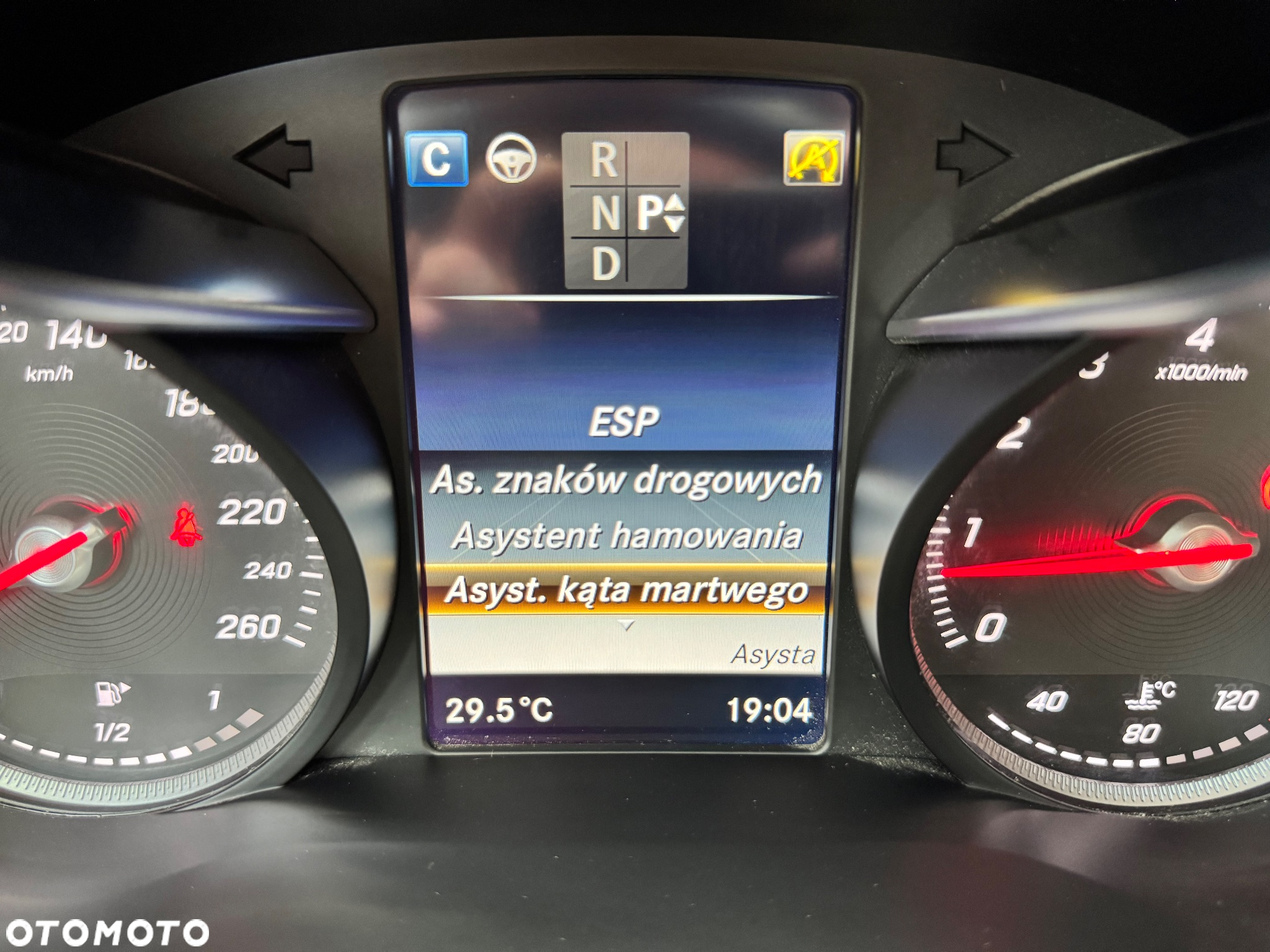 Mercedes-Benz Klasa C 250 T 7G-TRONIC AMG Line - 39