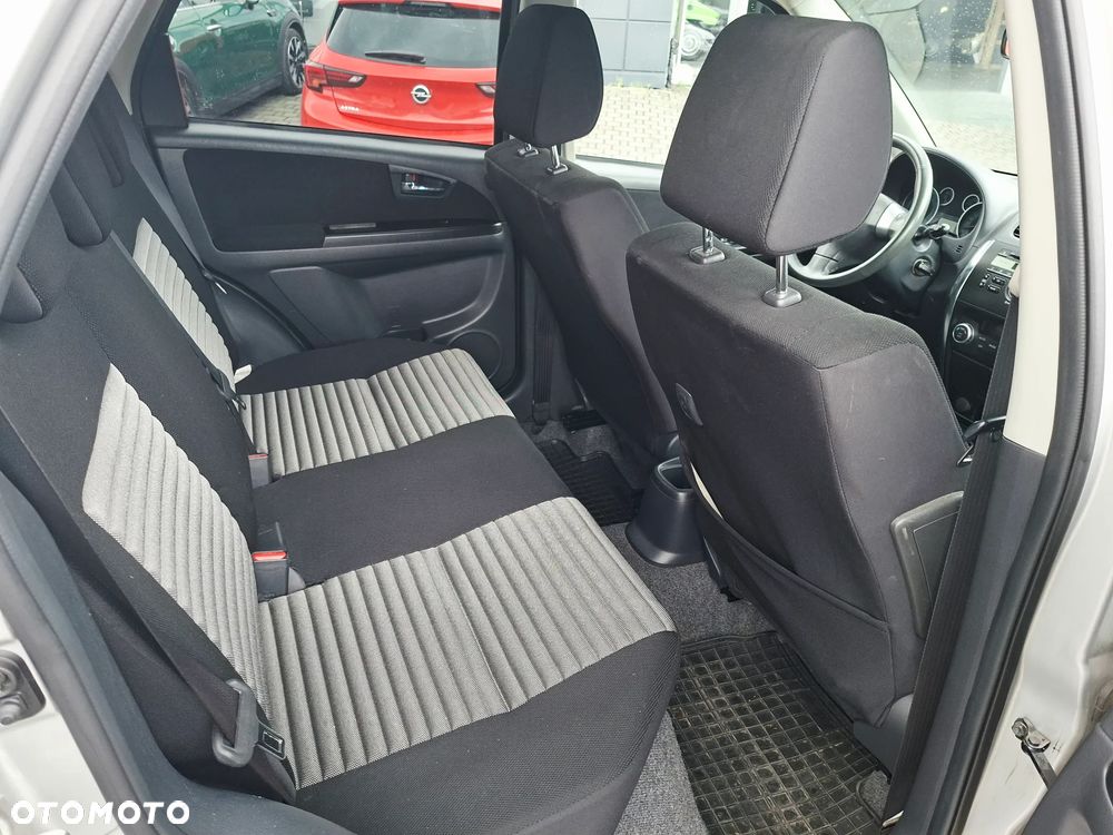 Suzuki SX4 1.6 Comfort - 18