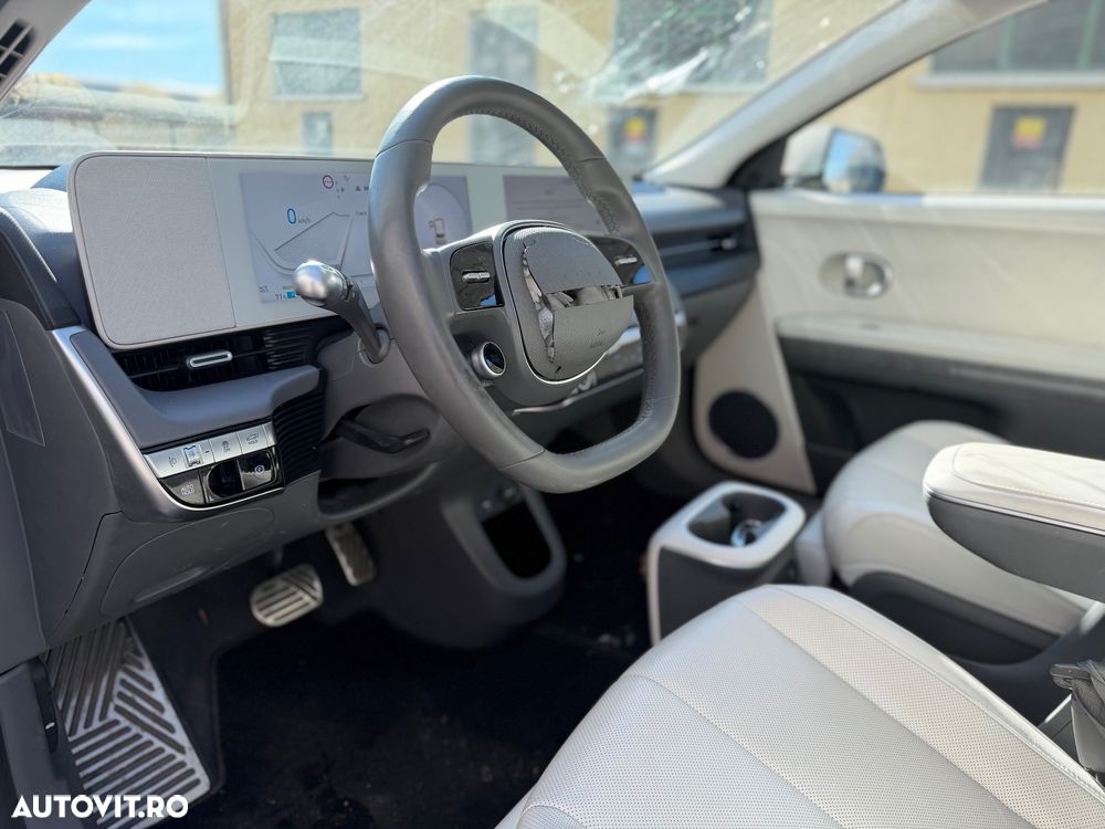 Hyundai IONIQ - 8