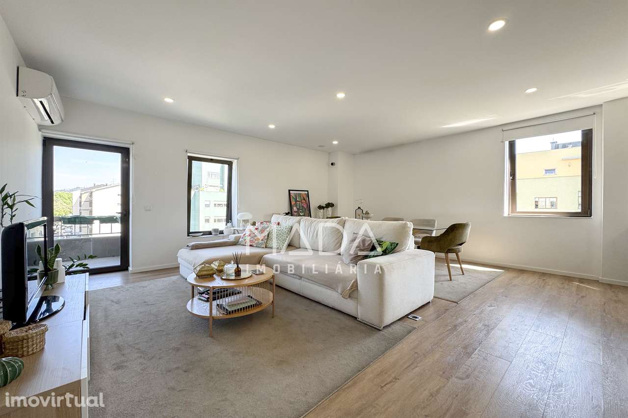 Apart. T3 renovado c/garagem (2 carros) na Av. 31 de Janeiro em Braga - Grande imagem: 3/22