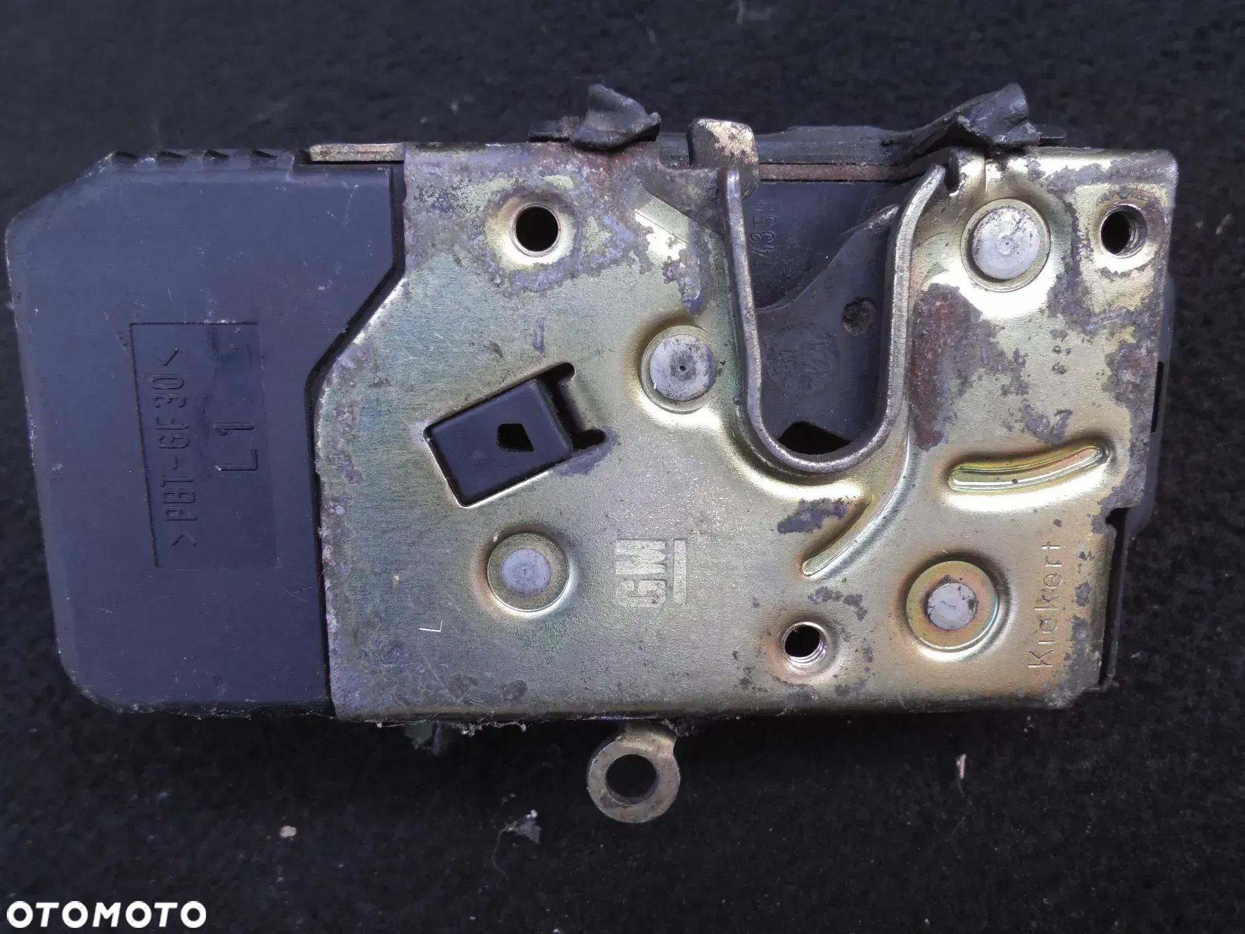 OPEL VECTRA B ZAMEK DRZWI LEWY PRZÓD LEWYCH PRZEDNICH BC 90585021 POSIADAM 3SZT - 3