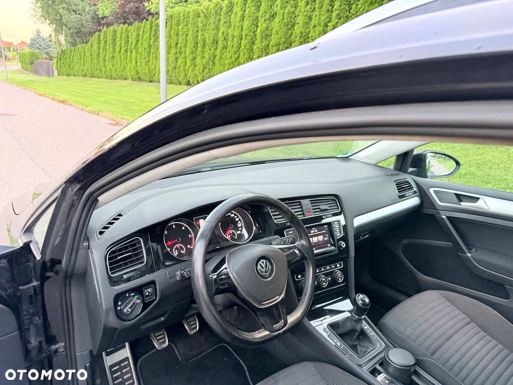 Volkswagen Golf - 8