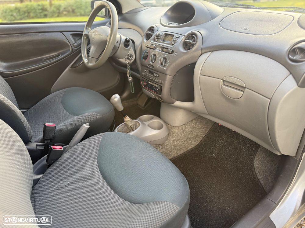 Toyota Yaris 1.4 D-4D Sol AC - 6