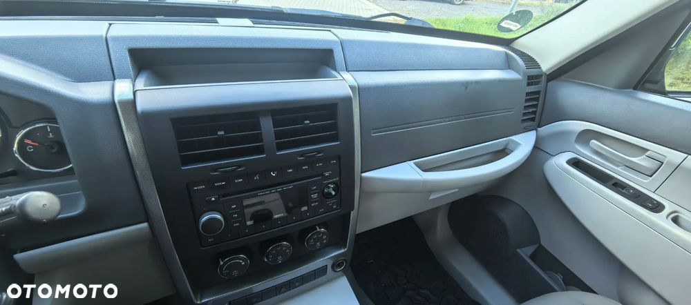 Jeep Cherokee - 12