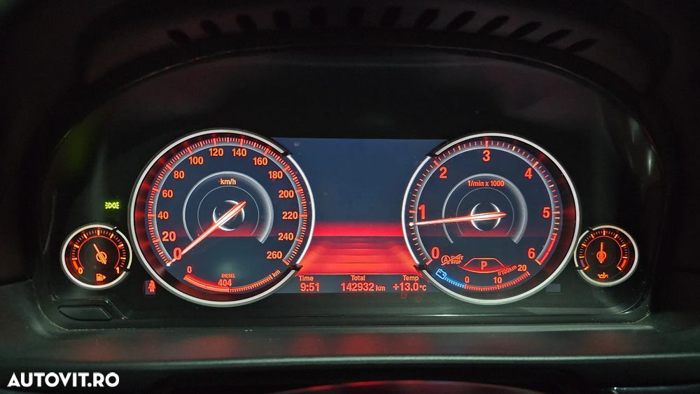 BMW Seria 5 525d xDrive AT - 24