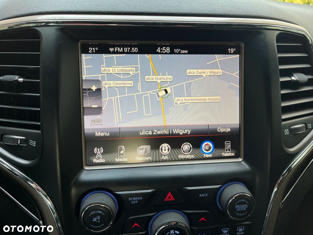 Jeep Grand Cherokee - 28