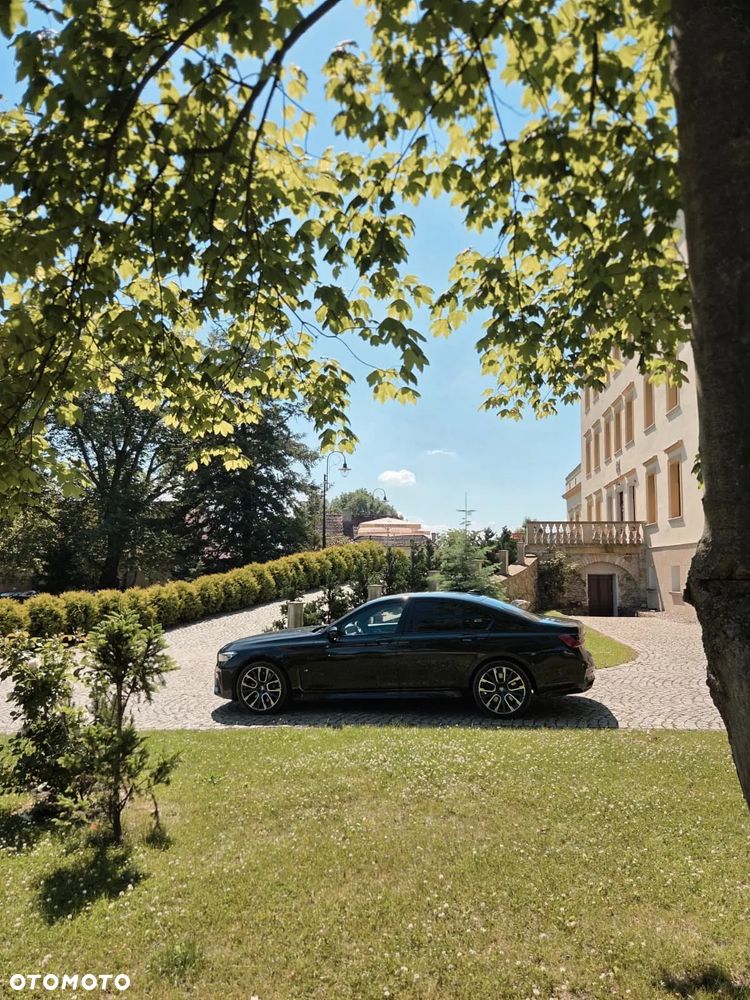 BMW Seria 7 745e - 15