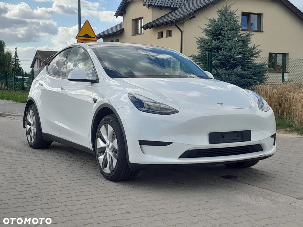 Tesla Model Y Standard - 2