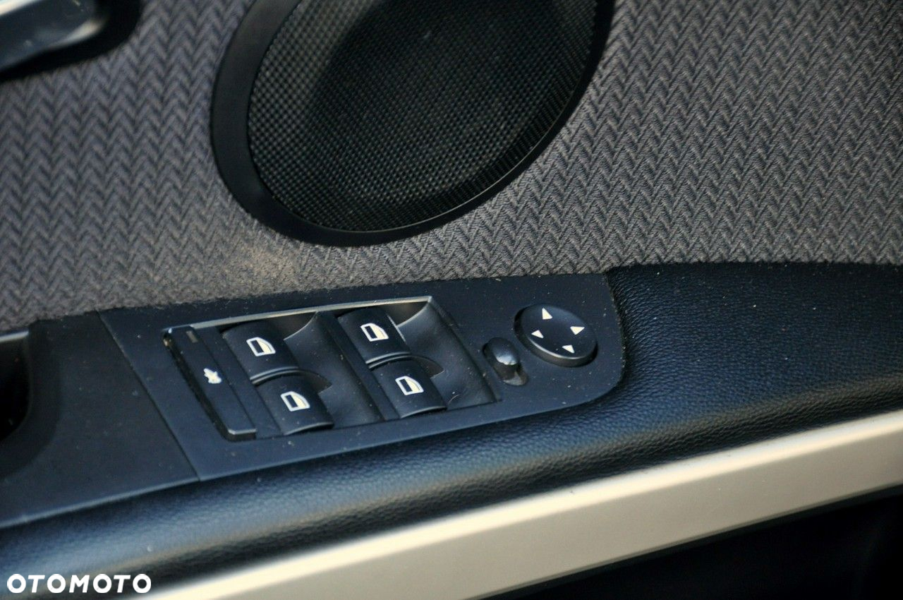 BMW Seria 3 - 34