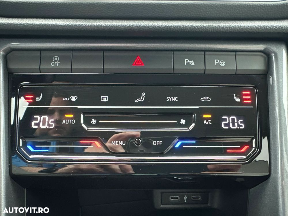 Volkswagen T-Roc - 18