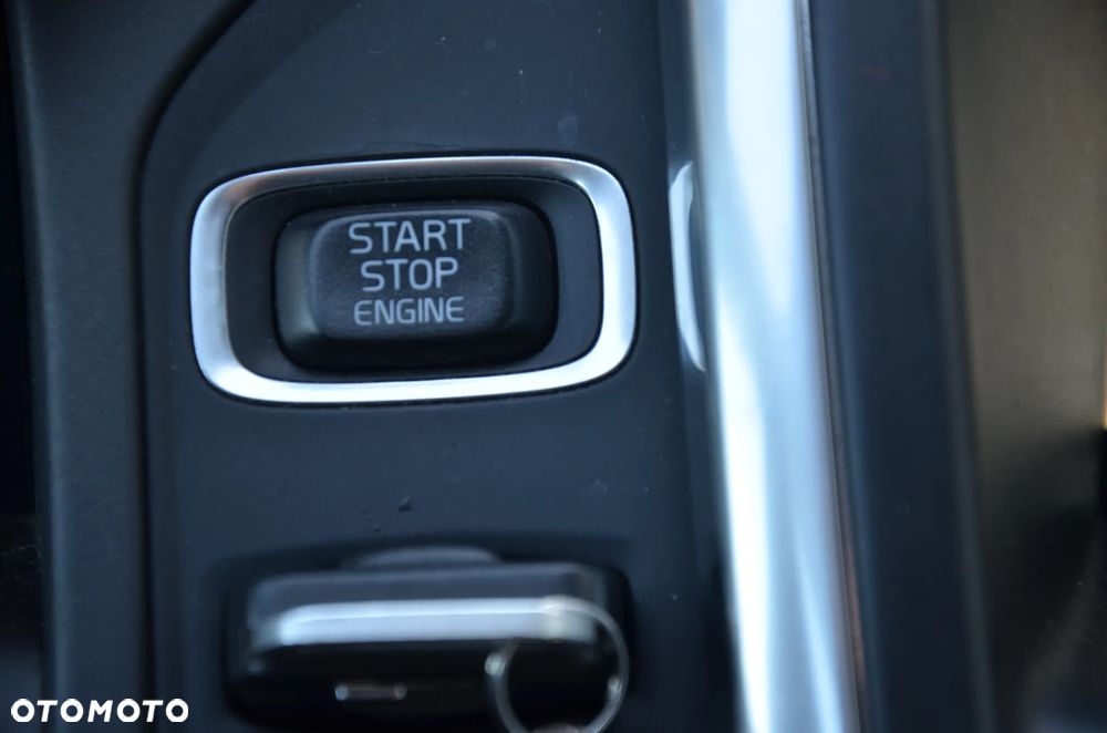 Volvo XC 60 D3 Drive-E Ocean Race - 21