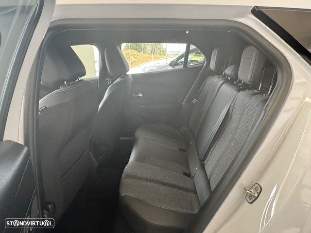 Peugeot 2008 1.2 PureTech Allure - 11