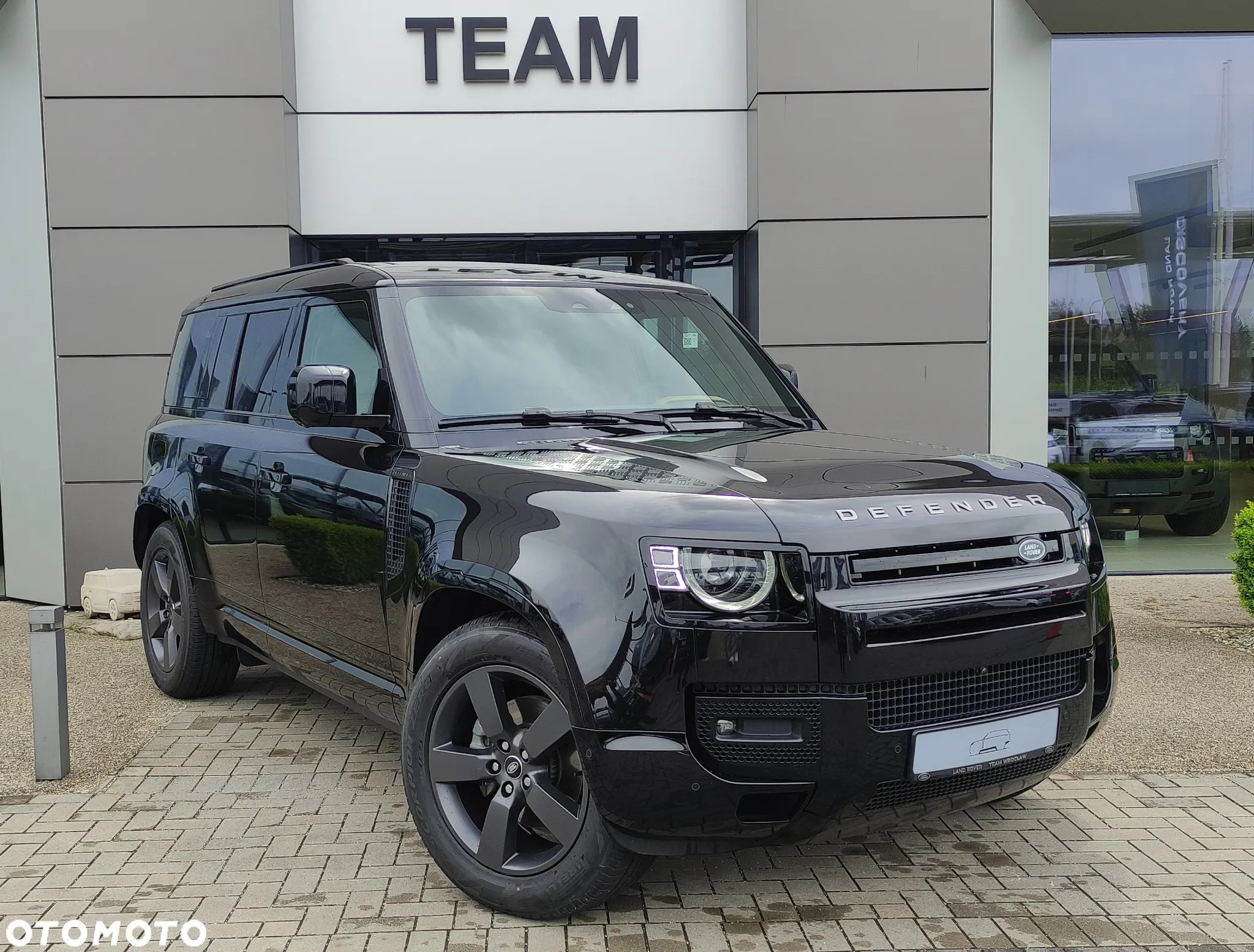 Land Rover Defender - 6
