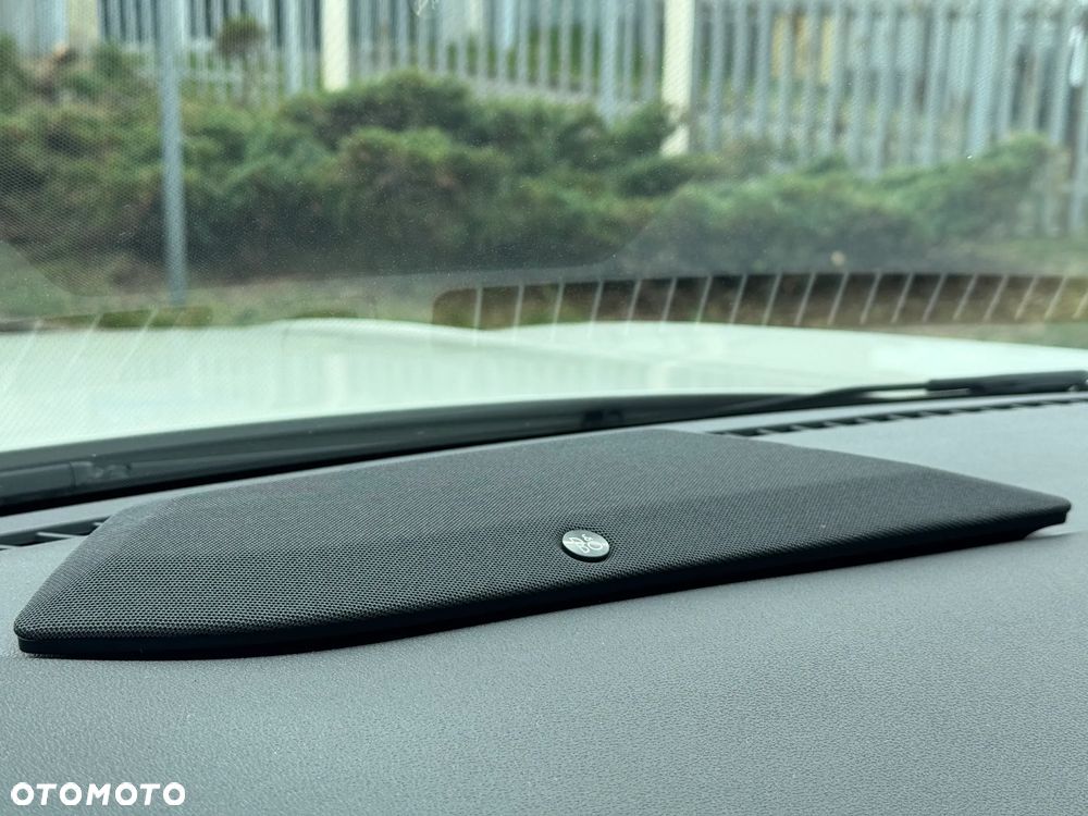 Ford Kuga 2.5 Duratec FHEV SOUND EDITION - 15