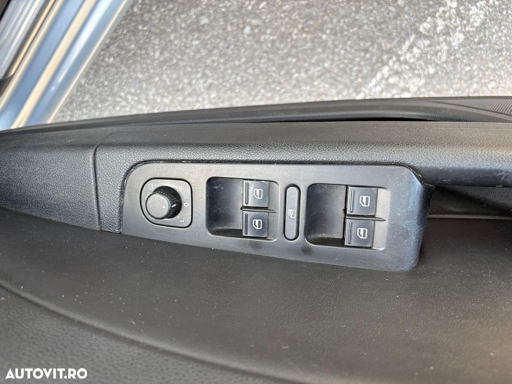 Skoda Superb 2.0 TDI Elegance DSG - 11