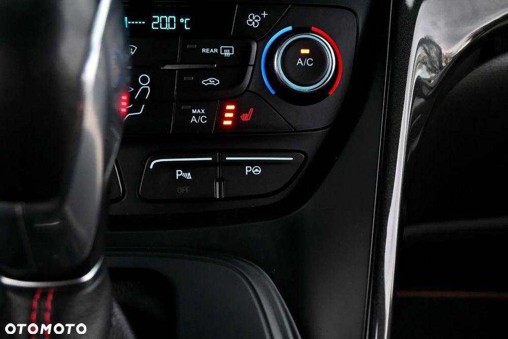 Ford Kuga 2.0 TDCi AWD ST-Line - 32