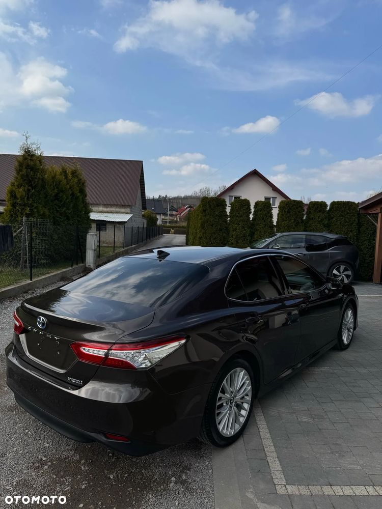 Toyota Camry - 3