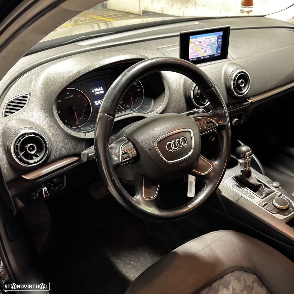 Audi A3 Sportback 1.6 TDI Advance S tronic - 5