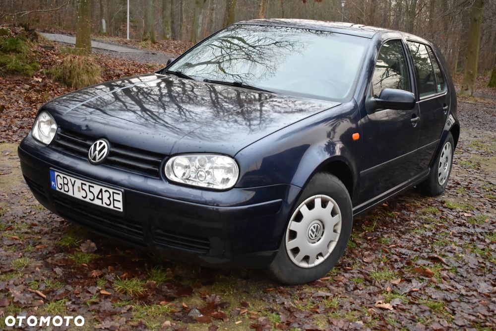 Volkswagen Golf 1.6 Basis - 1