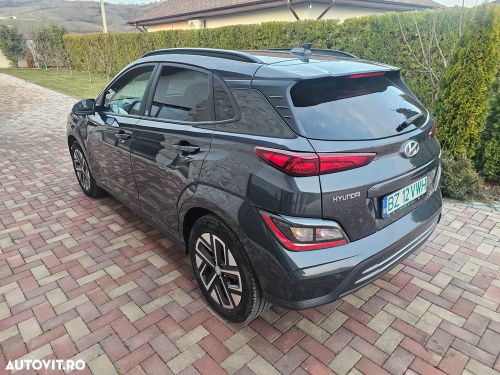 Hyundai KONA - 2