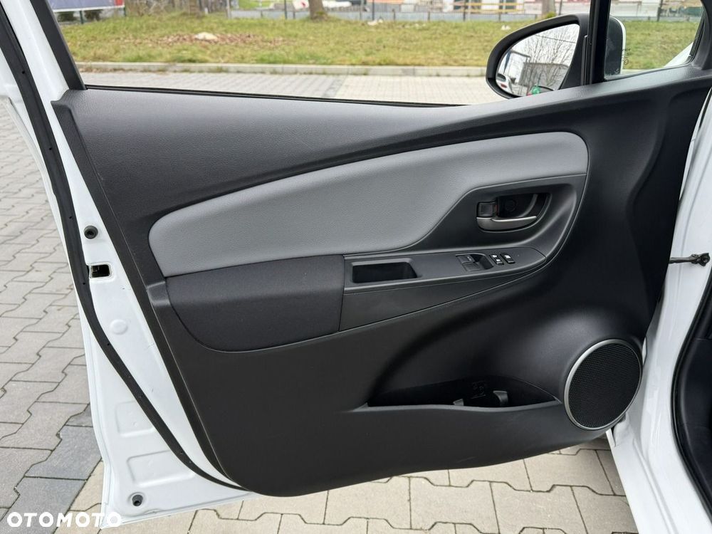 Toyota Yaris - 17