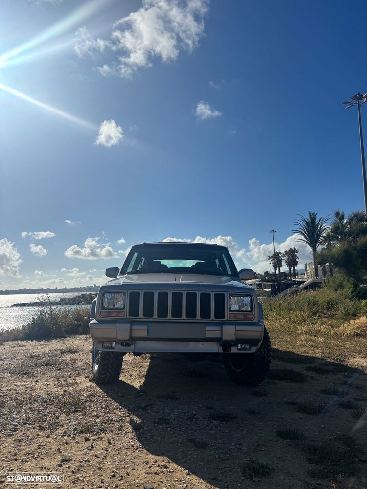 Jeep Cherokee 2.5 TD Base - 3