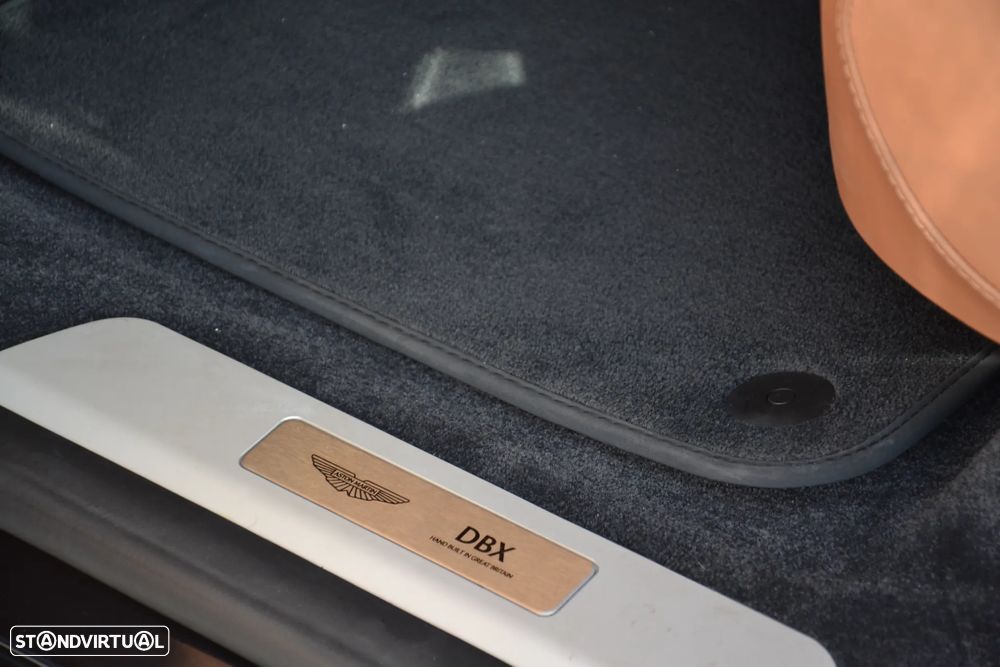Aston Martin DBX 707 - 27
