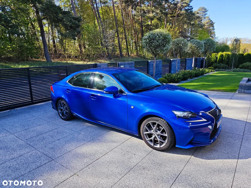 Lexus IS 300h F Sport - 15