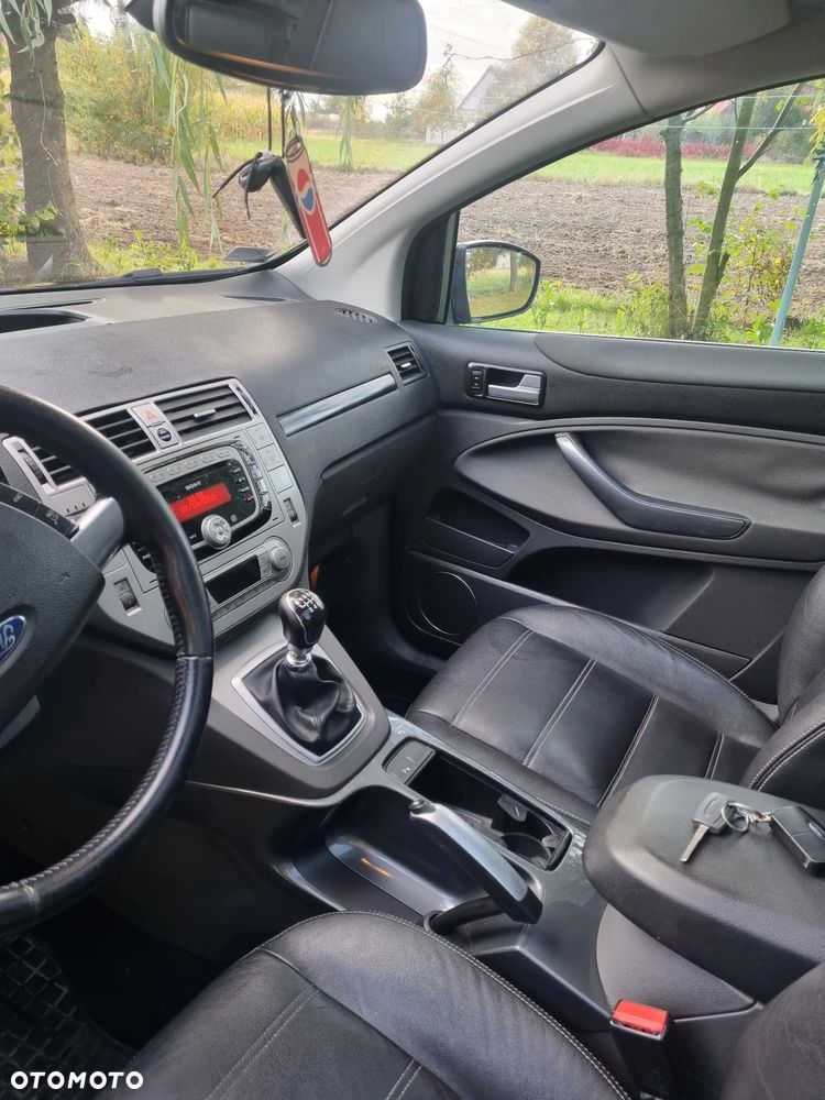 Ford Kuga - 8