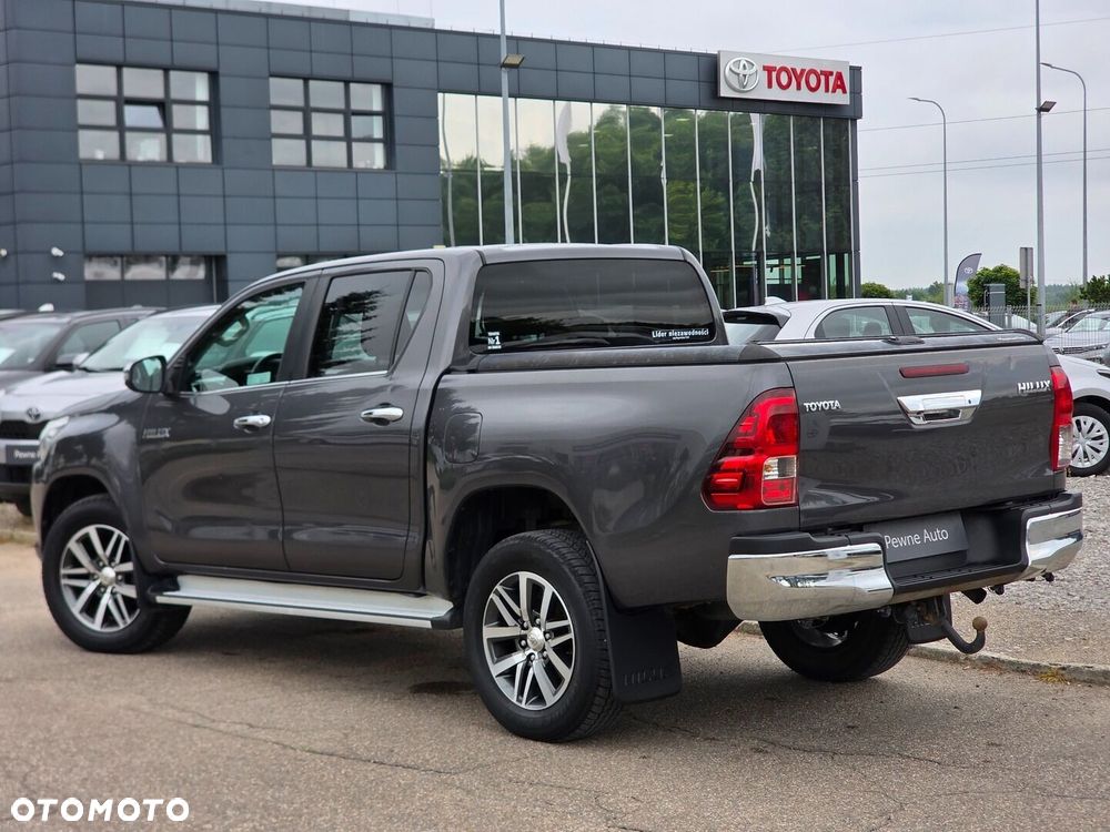 Toyota Hilux 2.4 D-4D Double Cab SR5 4x4 - 16