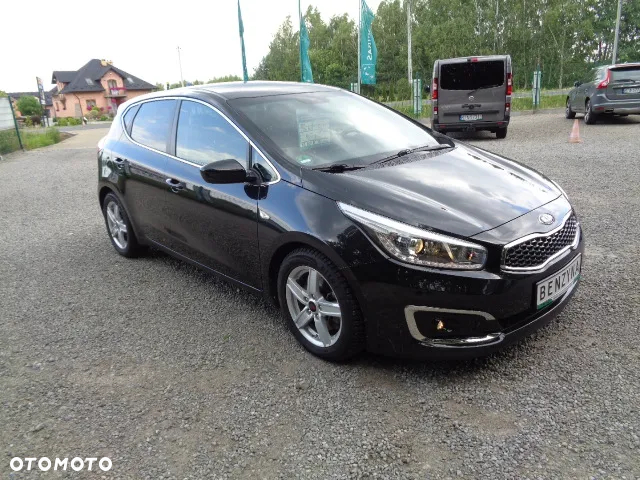 Kia Ceed 1.6 GDI ISG Dream-Team Edition - 8