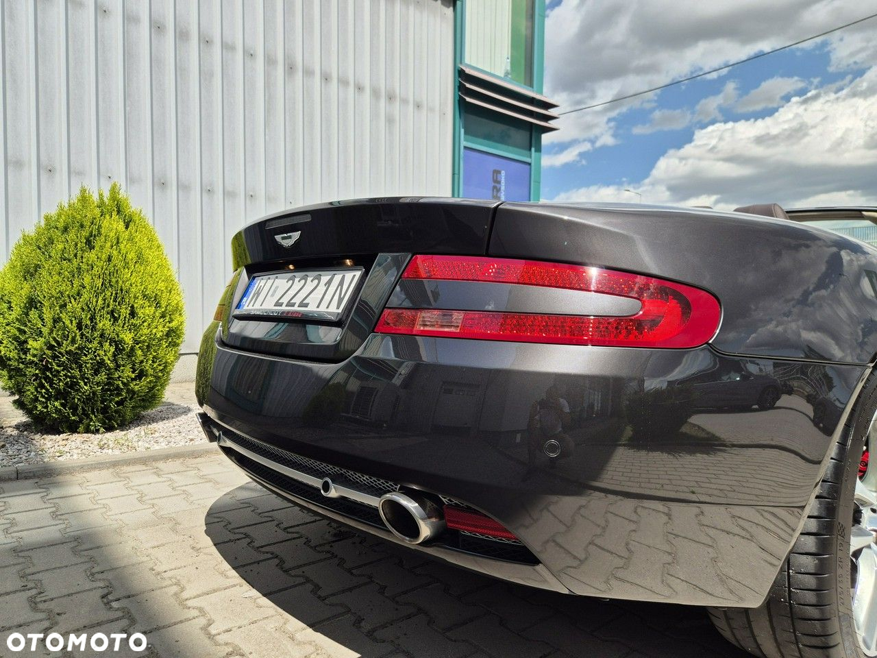 Aston Martin DB9 - 14