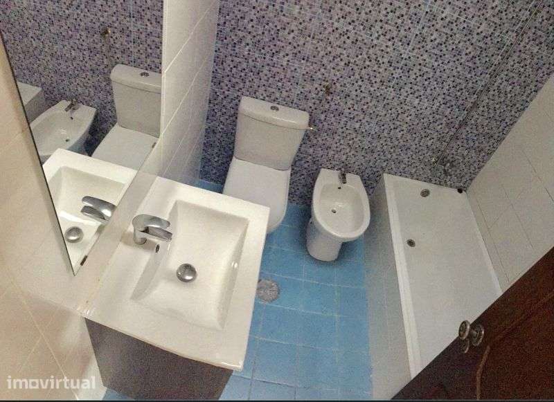 Vende-se andar moradia T2, proximo da praia de Valadares - Grande imagem: 4/10