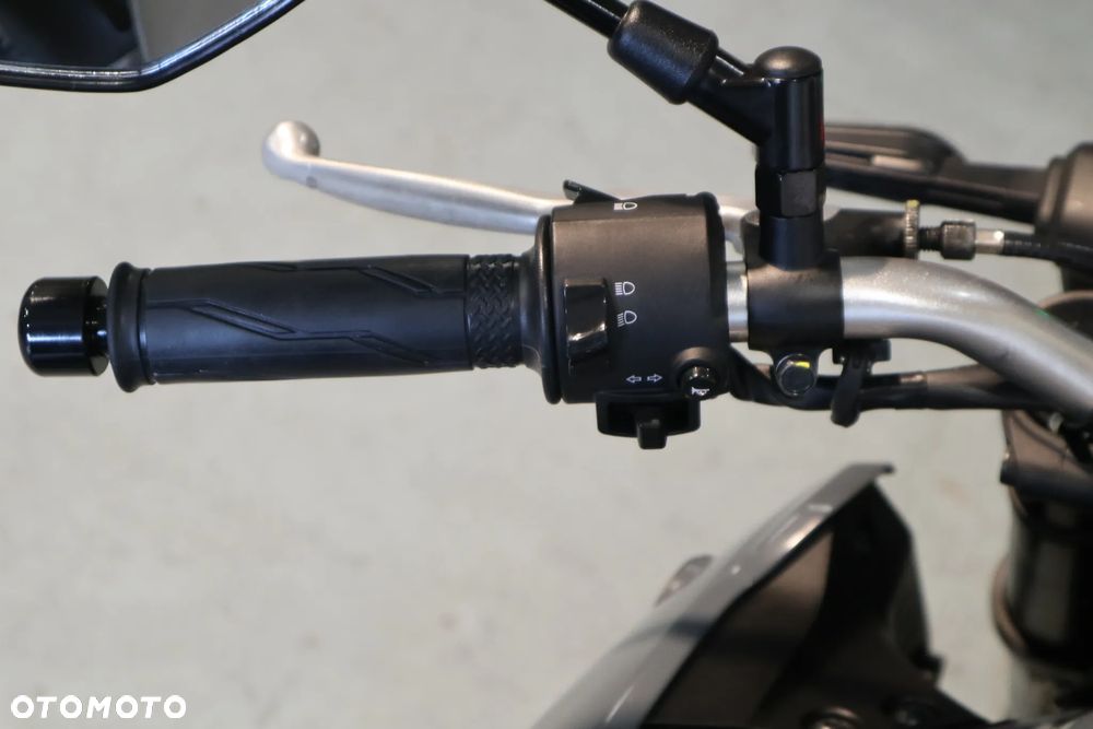 Yamaha MT - 12