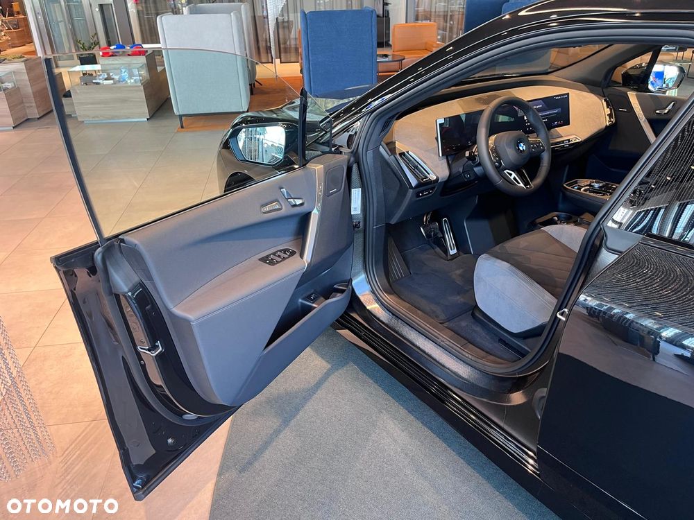 BMW iX xDrive45 - 9
