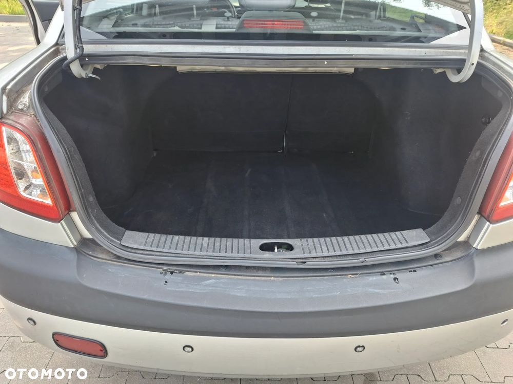 Kia Rio 1.4 Family + - 14