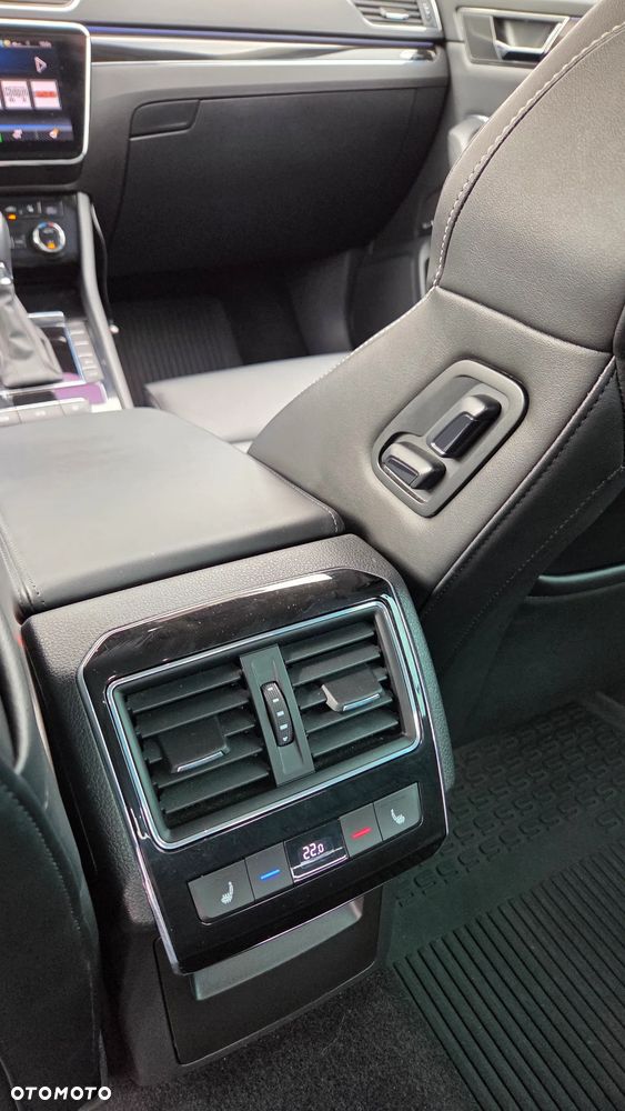 Skoda Superb 2.0 TDI SCR 4x4 L&K DSG - 8