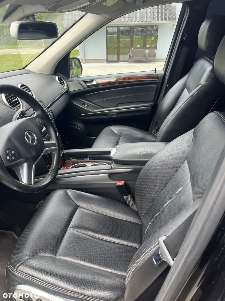 Mercedes-Benz GL 500 4Matic 7G-TRONIC - 15