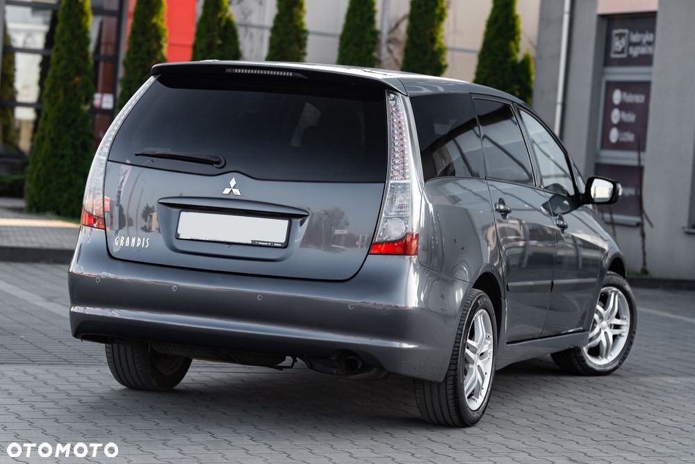 Mitsubishi Grandis 2.4 Invite - 9