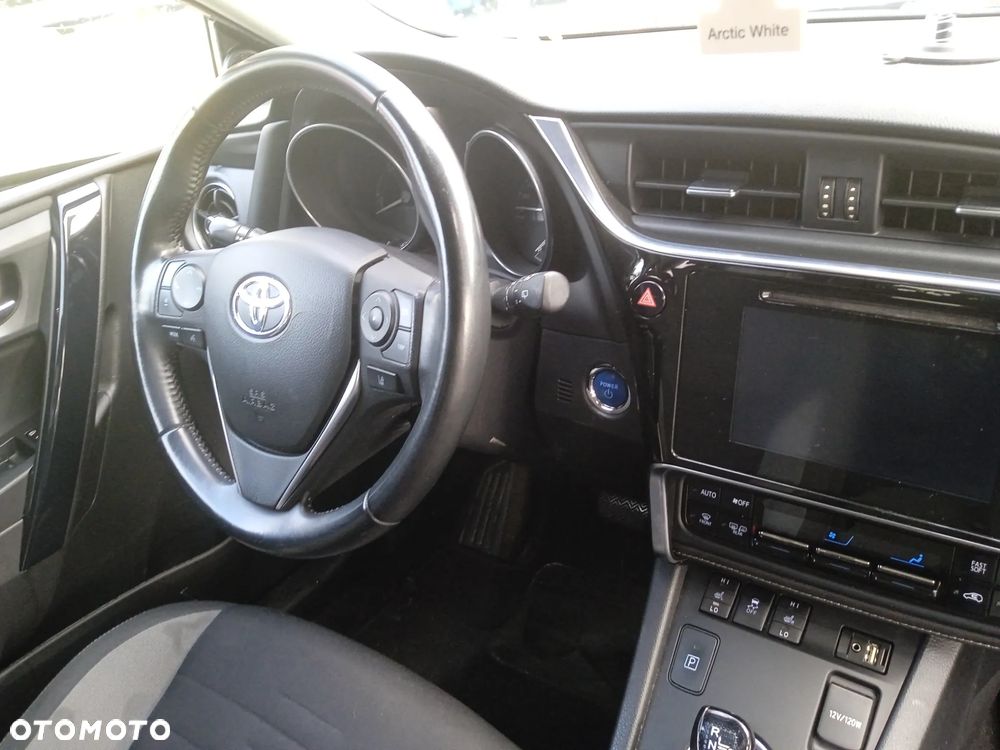 Toyota Auris - 11