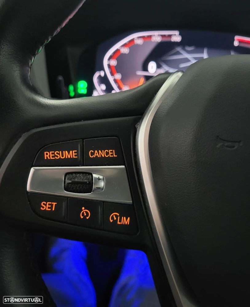 BMW 318 d Luxury Line - 12