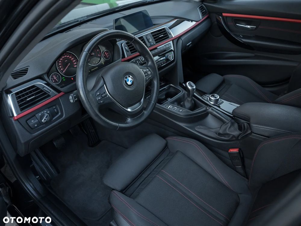 BMW Seria 3 318d Sport Line - 25
