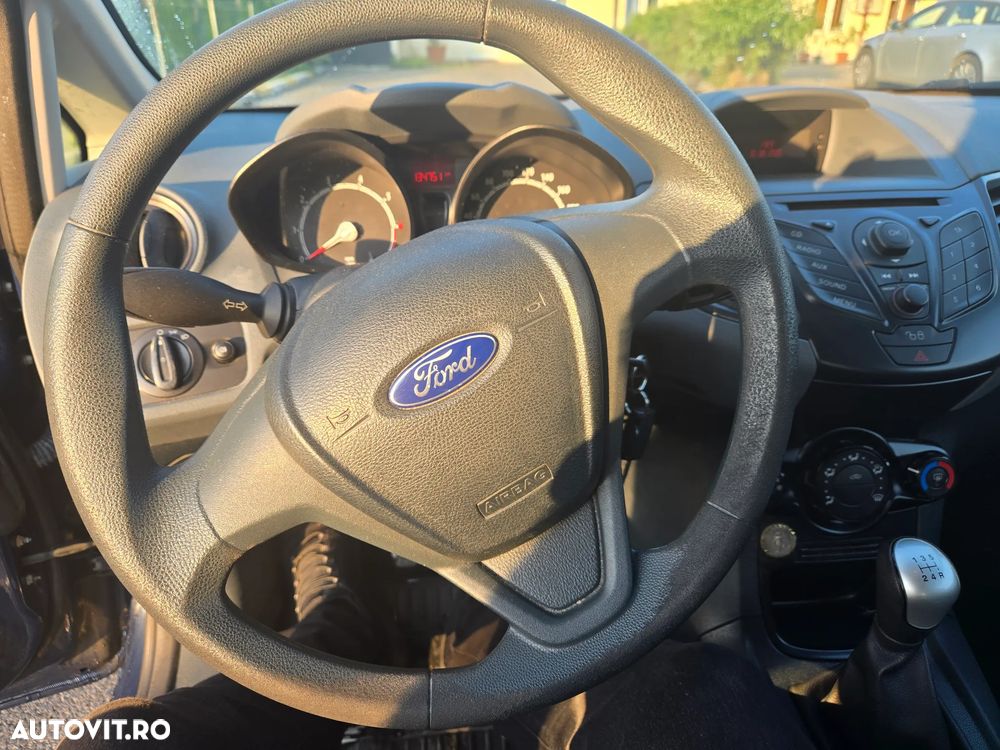 Ford Fiesta 1.25i Ambiente - 9