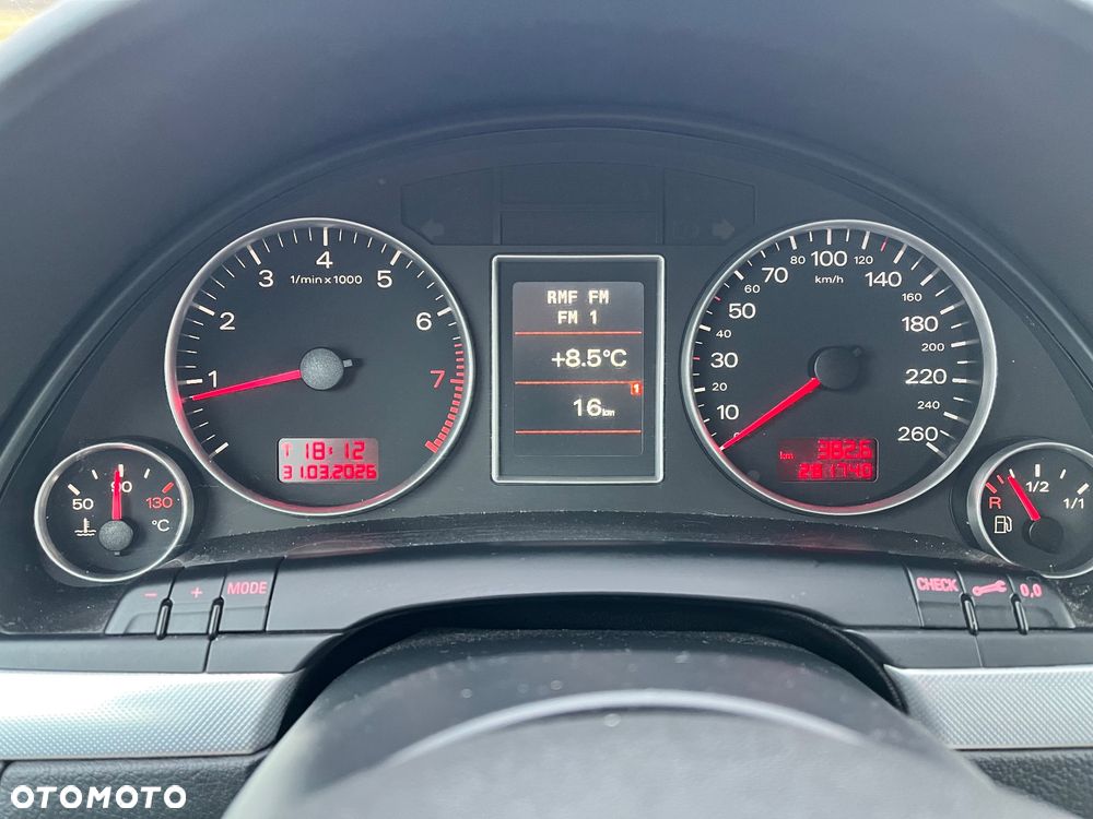 Audi A4 Limousine - 7