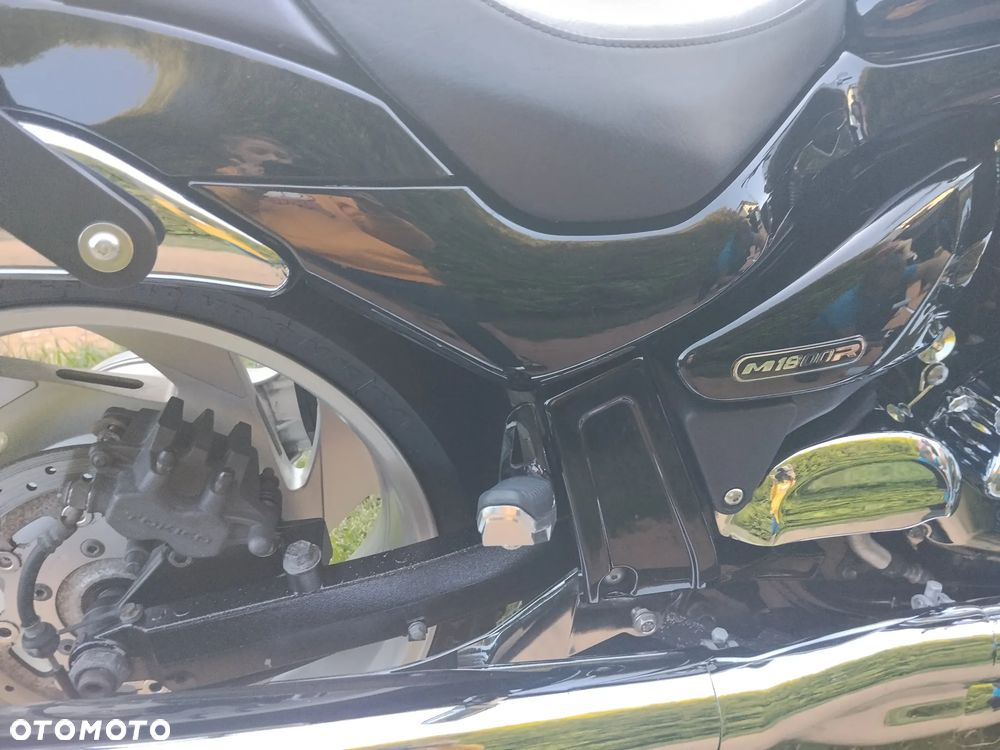 Suzuki Intruder - 23