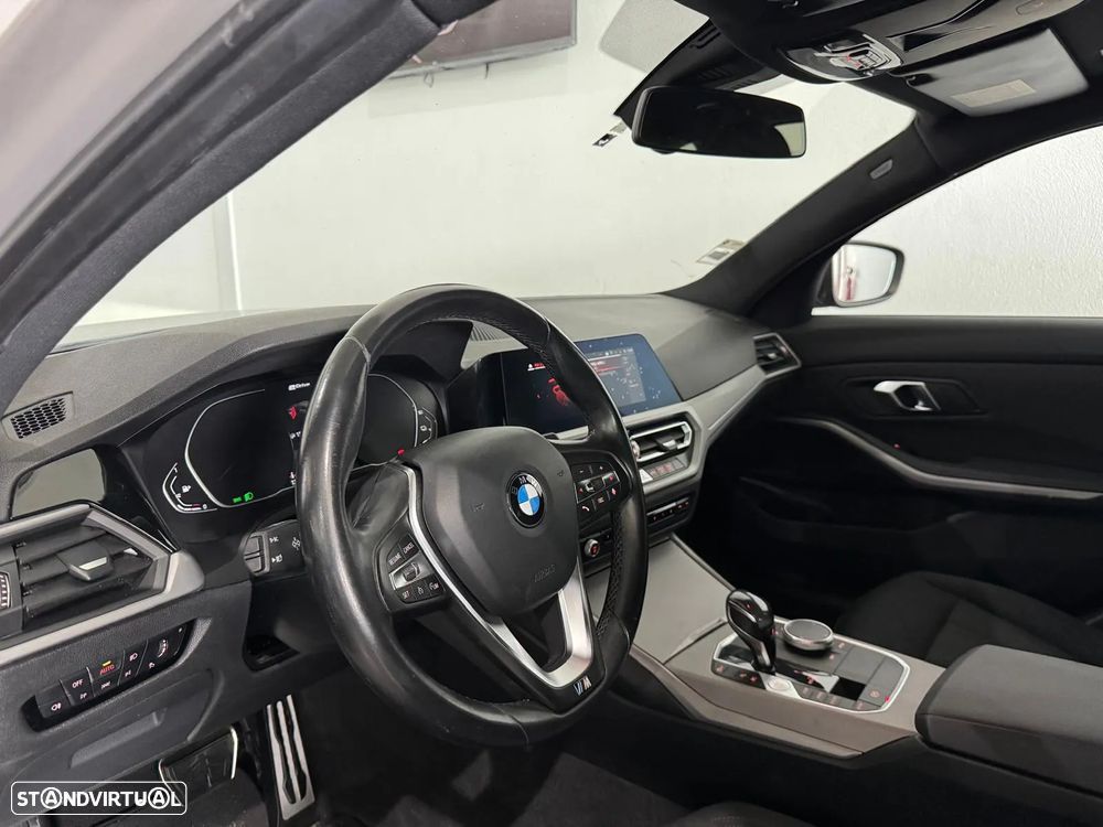 BMW 330 e Touring Pack M Auto - 40