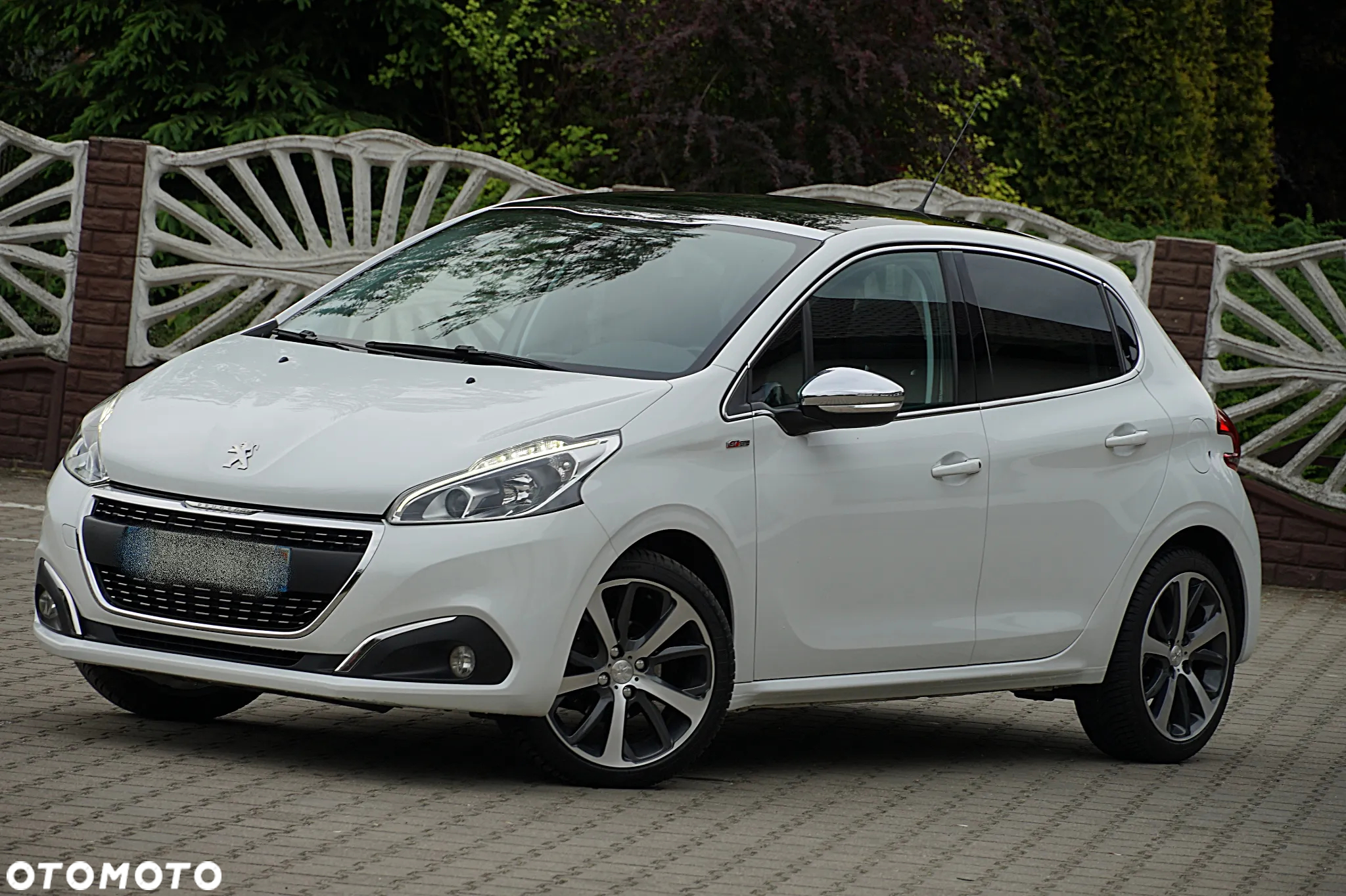 Peugeot 208 - 11