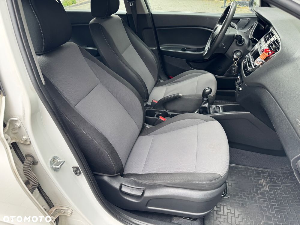 Hyundai i20 1.2 Classic Plus - 25